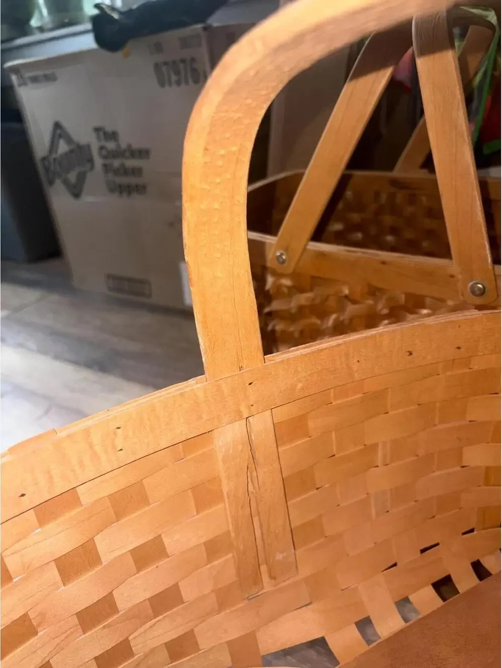 Woven splint wood market basket with a stationary handle.Vintage.